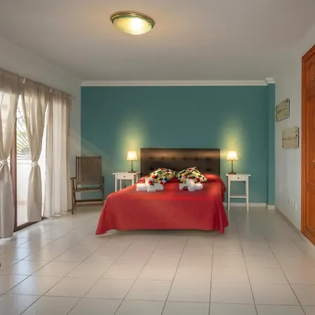 Beach Playa Paraiso Адехе